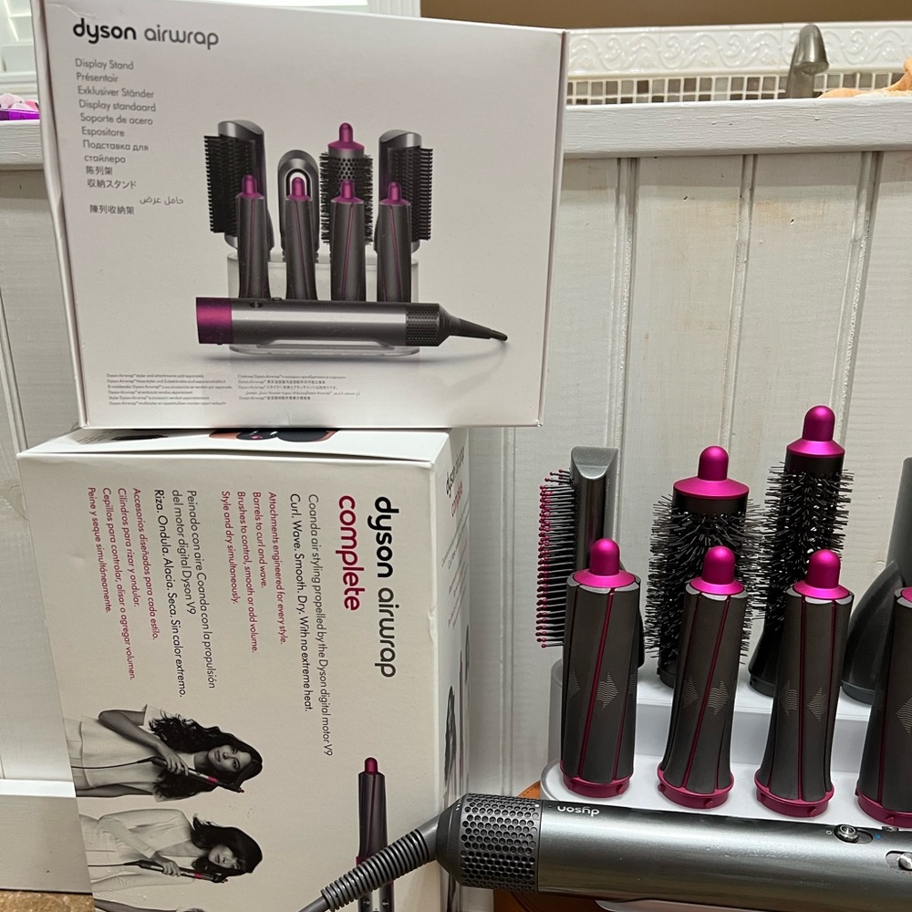 Dyson Airwrap complete with display case